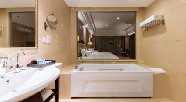 Двухместный номер Deluxe с балконом Country Garden Phoenix Hotels Shenyang Yuhong