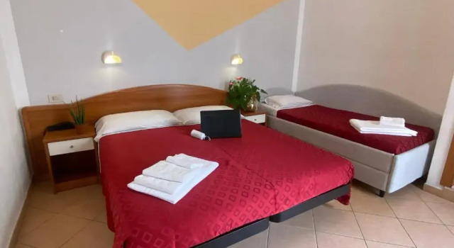 Трёхместный номер Hotel Villa Caterina