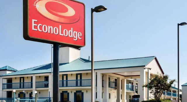 Кровать в общем номере Econo Lodge Canton I-55