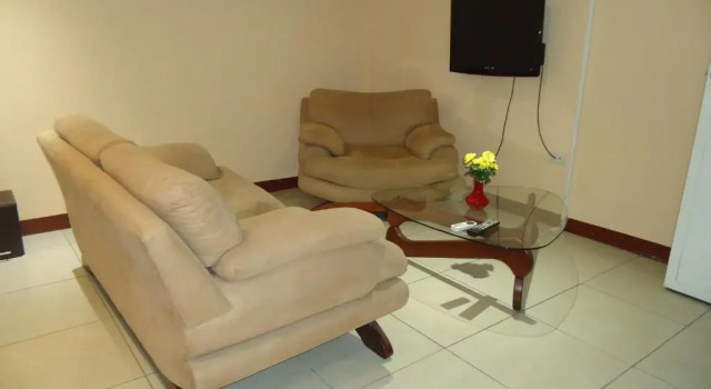 Люкс Deluxe Hostaling Guayaquil
