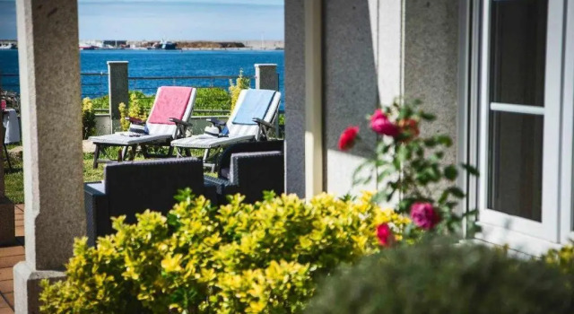 Chalet Pareado con Jardin en 1ª Linea de Mar, Prenota Chalet  
