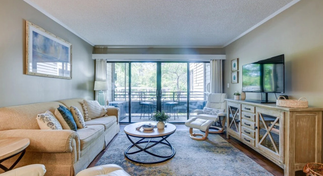 Serene Myrtle Beach Condo w/ Resort Amenities!, Забронировать Курортный отель Курортные отели Миртл-Бич, рядом с Концертный зал House of Blues Myrtle Beach, Курортный отель