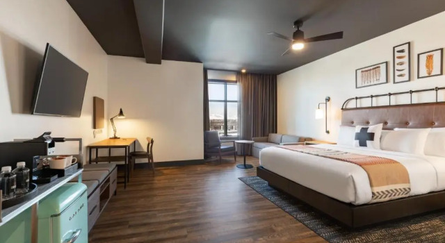 Полулюкс Deluxe Origin Westminster a Wyndham Hotel