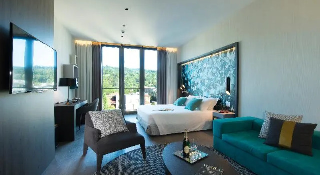Полулюкс Deluxe DUPARC Contemporary Suites