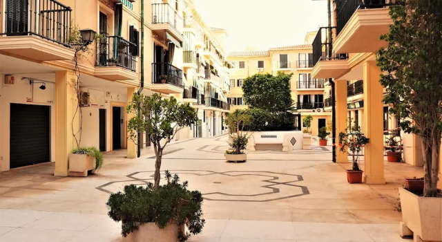 Holidays2Malaga Historic Center, Забронировать Отель Малага - центр Малага, рядом с Музей Кармен Тиссен