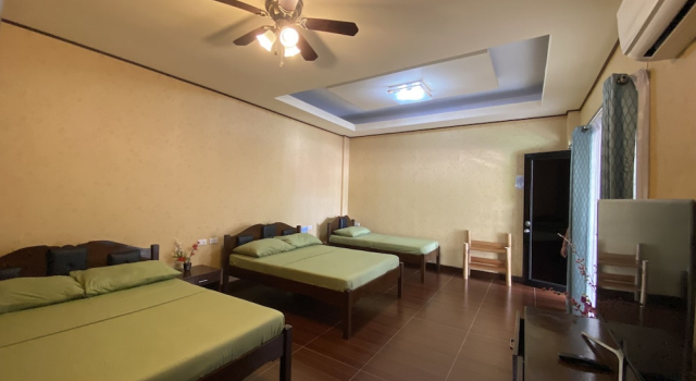 Семейный номер Standard с балконом MinshukuKCS Hotel and Restaurant