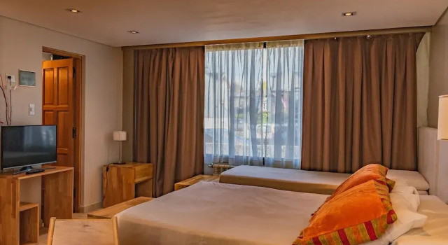 Miralejos, Забронировать Отель Ушуайя Ушуая, рядом с Casino Club Ushuaia