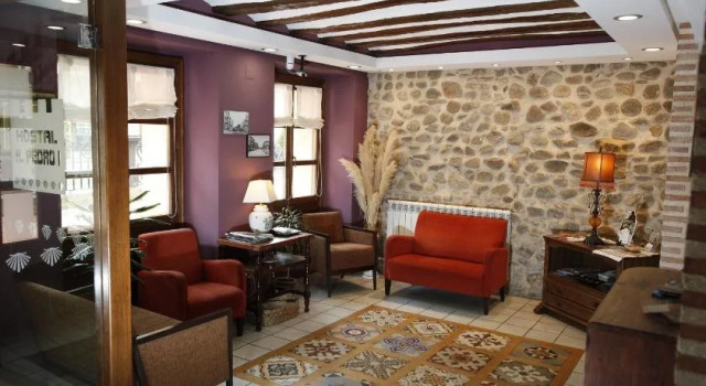 Hostal Rey Pedro I, Забронировать Отель Санто-Доминго-де-ла-Кальсада Ла-Риоха, рядом с Санто-Доминго-де-ла-Кальсада  Кафедральный музей