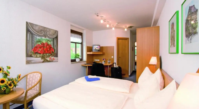 Gasthof Hotel Anker, Забронировать Отель Зоммерхаузен Нижняя Франкония, рядом с Schloss Sommerhausen