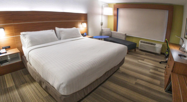 Двухместный номер Standard Holiday Inn Express & Suites Moore by IHG