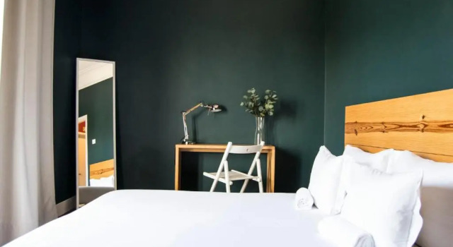 Двухместный номер Superior с балконом Avenue Hostel & Suites