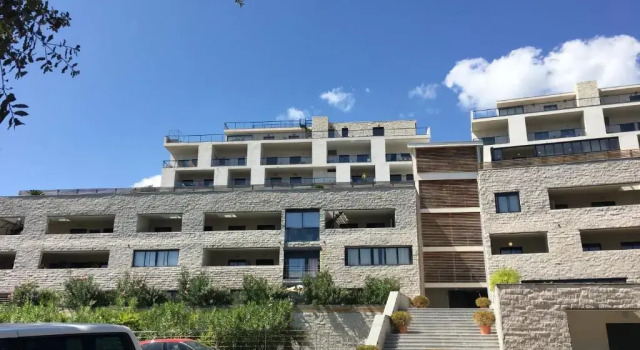 Superbe appartement vue mer idéalement situé à 750m des commerces et du centre historique de Porto-V, Varaa Huoneisto Porto-Vecchio 