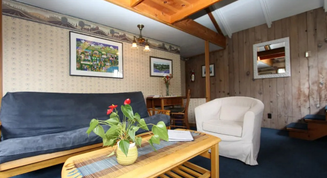 Семейное бунгало Seagull Inn Bed & Breakfast
