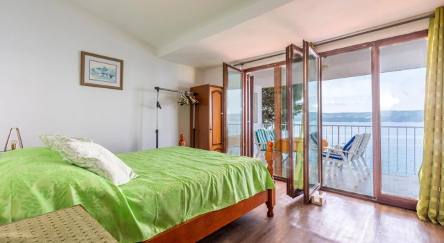 Amazing Apartment in Lokva Rogoznica With Wifi and 2 Bedrooms, Rezerwuj Apartament Hotele w Split-Dalmatia County z parkingiem, Parking