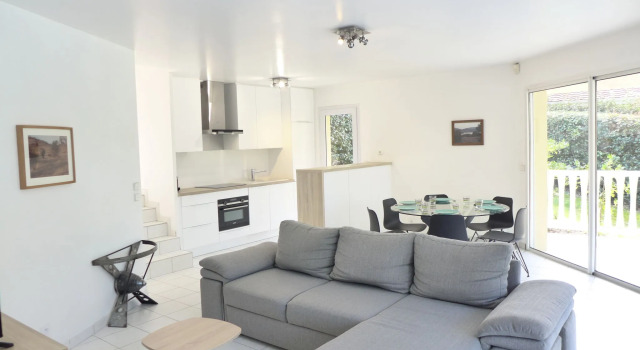 Holiday Home Eden Parc, Book Feriehus Hoteller i Lacanau-Ocean med pool, Swimmingpool