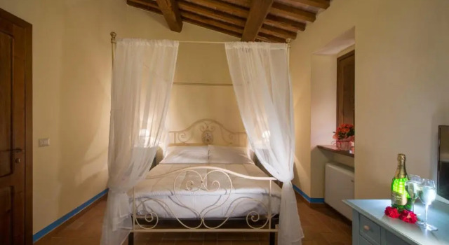 Dimora Fra Giovanni B&B Relais, Забронировать Отель Отели Озера Тразимено с парковкой, Парковка