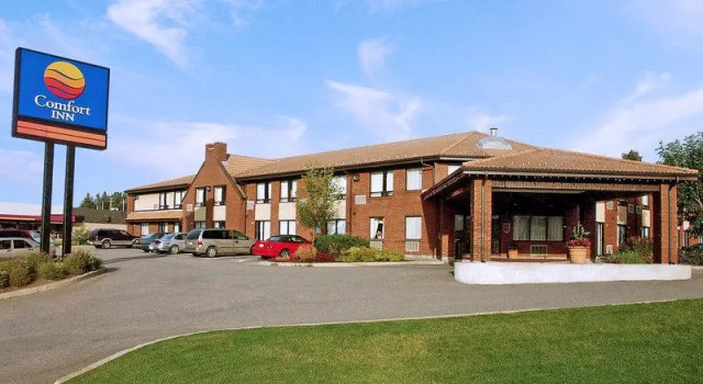 Кровать в общем номере Comfort Inn
