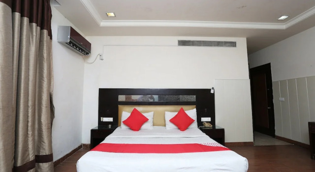 Двухместный номер Standard OYO 6845 The Grand Hotel