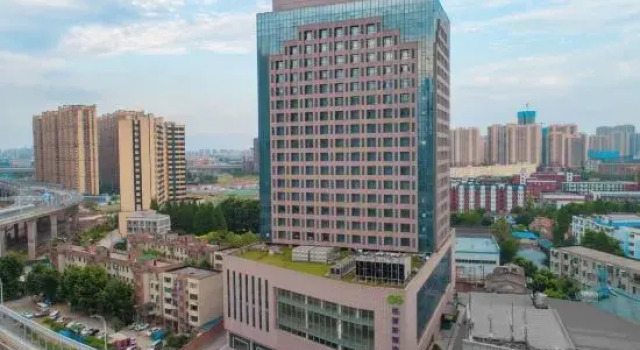 Grace Select Hotel (Wuhan Baishazhou Yangsigang Yangtze River Bridge), Prenota Hotel Hotel a Hubei con parcheggio, Parcheggio
