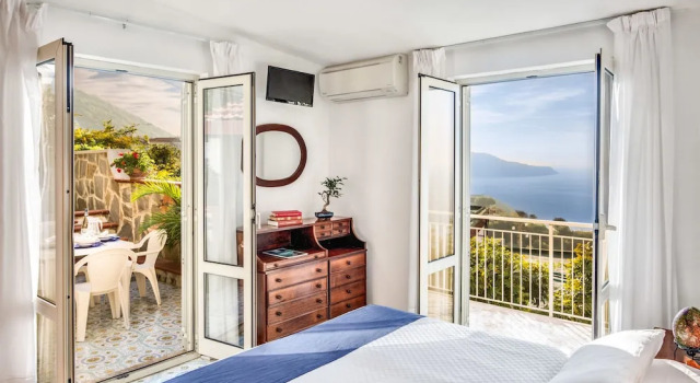 Номер Deluxe c 1 комнатой с видом на море Gocce Di Capri Resort