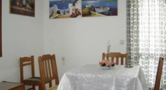 Amaryllis Apartments