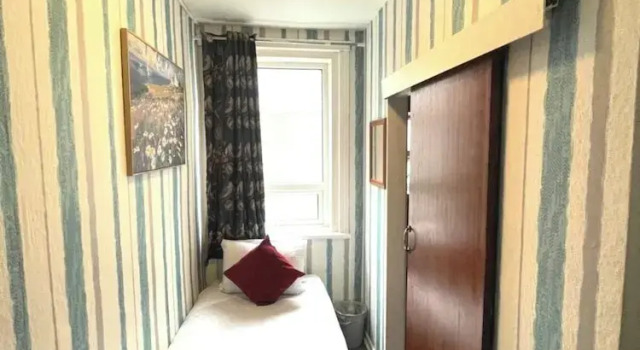 Номер Economy The Beachfront Hotel