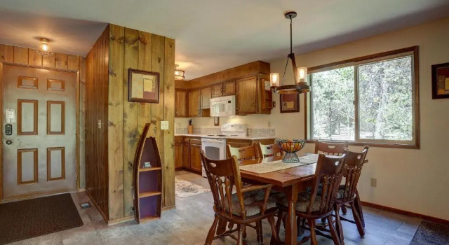 11 Camas-Hot Tub-4BR/2BA, Забронировать Апартаменты/квартира Отели Санривер с парковкой, Парковка