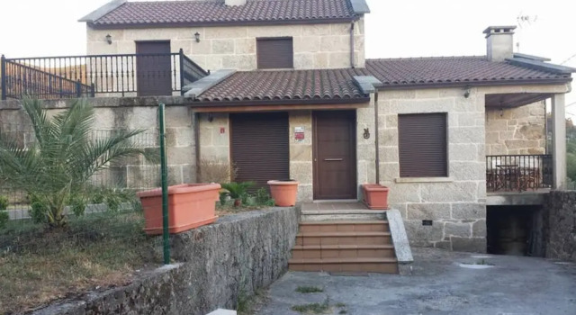House in A Lama - 103690 by MO Rentals, Réserver Hôtel A Lama Galice