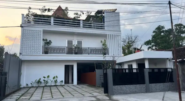 Villa Jonggrang Batik, Book Villa Sleman Yogyakarta Province