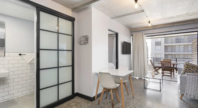 Manhattan On Coral - One bedroom 6, Забронировать Отель Отели Big Bay с парковкой, Парковка