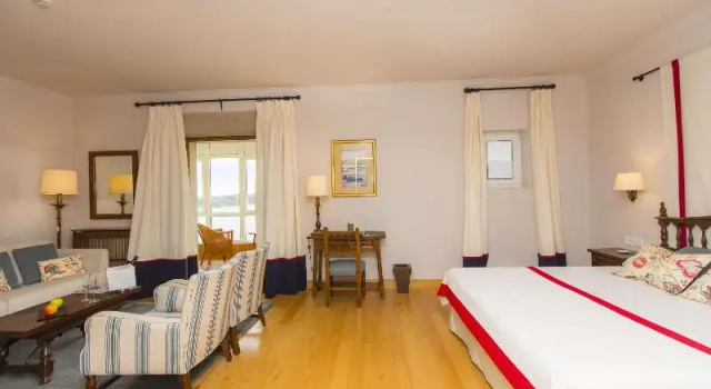 Двухместный номер Superior с балконом Parador de Ribadeo