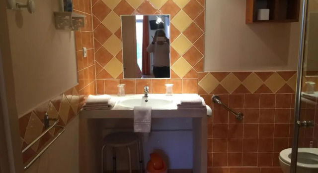 Balkonlu Standart üç kişilik oda Le Signoret