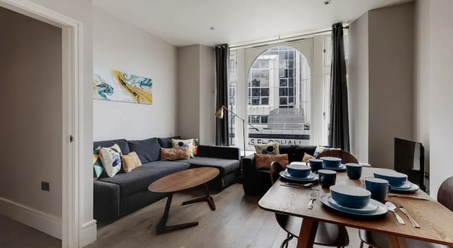 Апартаменты Superb Apartments opposite Edgware Road Station
