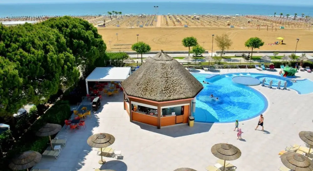 Serene Stay in the Heart of Bibione, Prenota Appartamento Hotel a Veneto con parcheggio, Parcheggio