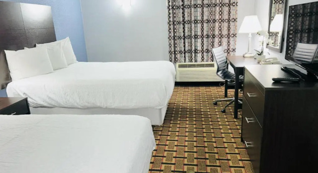 Четырёхместный номер Standard Days Inn by Wyndham, Glen Allen - Richmond North