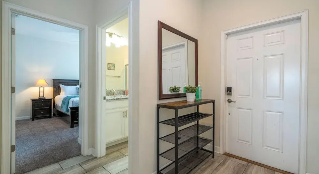 Storey Lake 4 BR With Private Pool, Rezerwuj Dom wakacyjny Hotele w Kissimmee z parkingiem, Parking