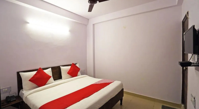 Spot On 30890 Sector 45 Noida, Забронировать Отель Нойда штат Уттар-Прадеш