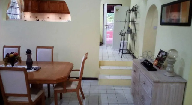 Коттедж Caye Manje Holiday Lodge