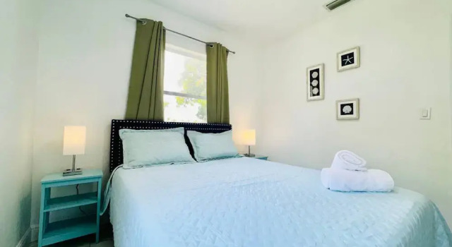 Modern 2-bedroom Retreat Near Beach Airport, Buchen Sie Hotel North Lauderdale Broward County