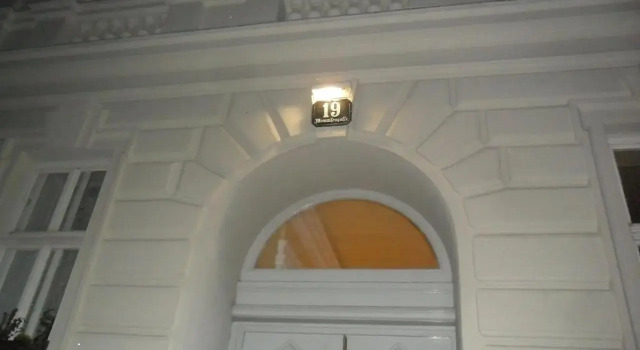 Luxury near Castle, Забронировать Отель «постель и завтрак» Отели Вены 3 звезды, рядом с Церковь Карлскирхе, 3*