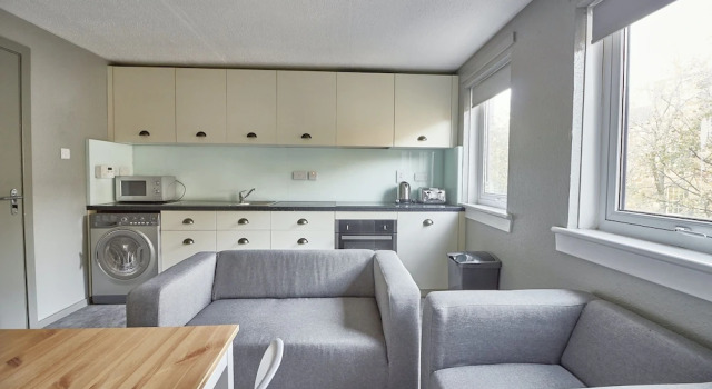 Шестиместные апартаменты с 4 комнатами Destiny Student Meadow Court - Campus Accommodation