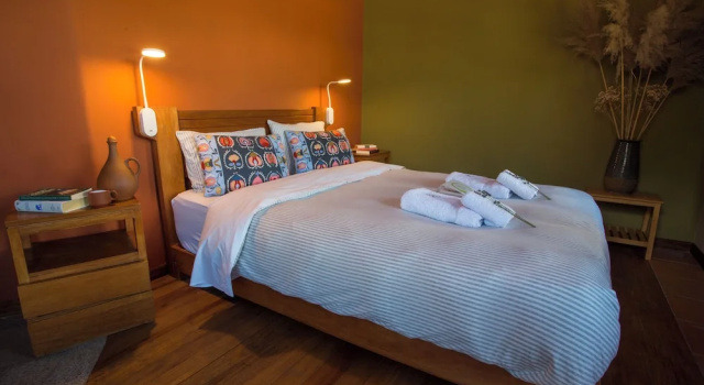 Кровать в общем номере Fleur Lodge