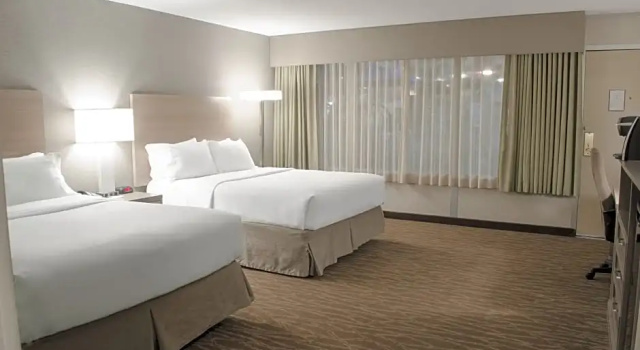 Номер Standard с видом на бассейн Holiday Inn Fargo by IHG