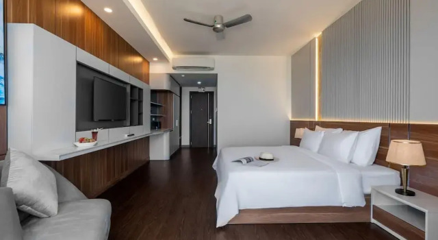 Люкс с балконом и рядом с пляжем Hoang Yen Boutique Hotel