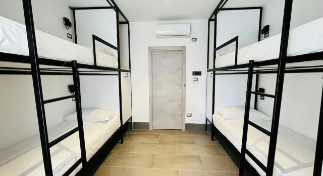 Четырёхместный номер Standard Smart Rooms Naples