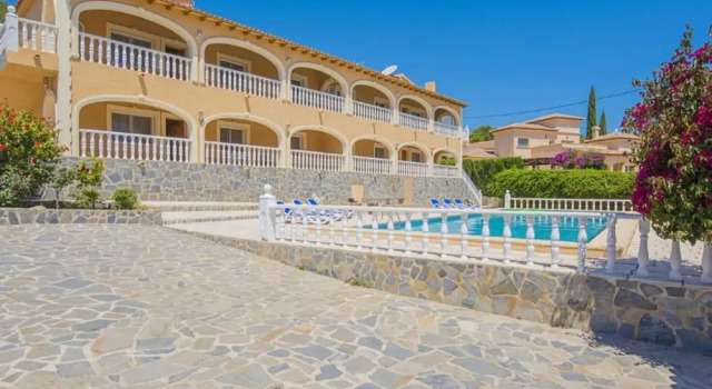 Villa - 12 Bedrooms with Pool and WiFi - 106430