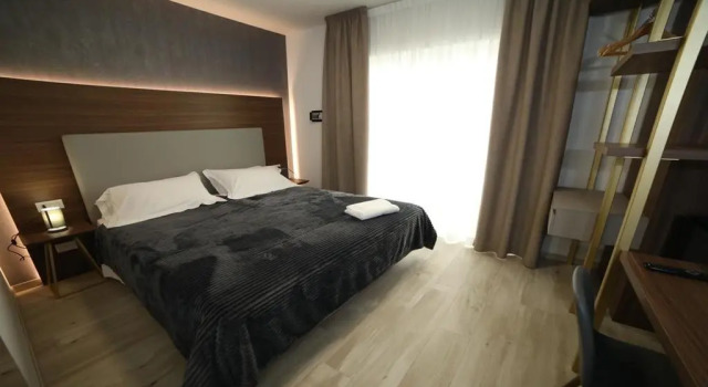 8 Room Hotel