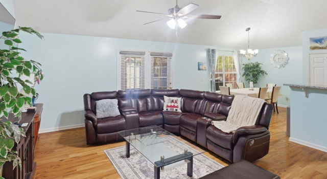 3br Savannah Home Sleeps 5 Near Historic District 3 Bedroom Home, 预订 度假屋 萨凡纳 佐治亚州