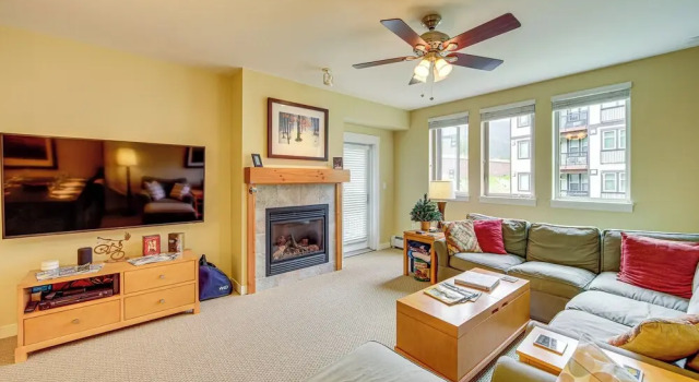 100 Steps to Gondola: Cozy Winter Park Condo!, Забронировать Апартаменты/квартира Винтер Парк Winter Park - Fraser, рядом с Лыжный подъёмник Iron Horse