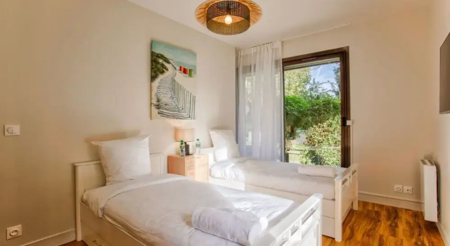 Deauville Lovely Flat With Private Garden, Забронировать Апартаменты/квартира  